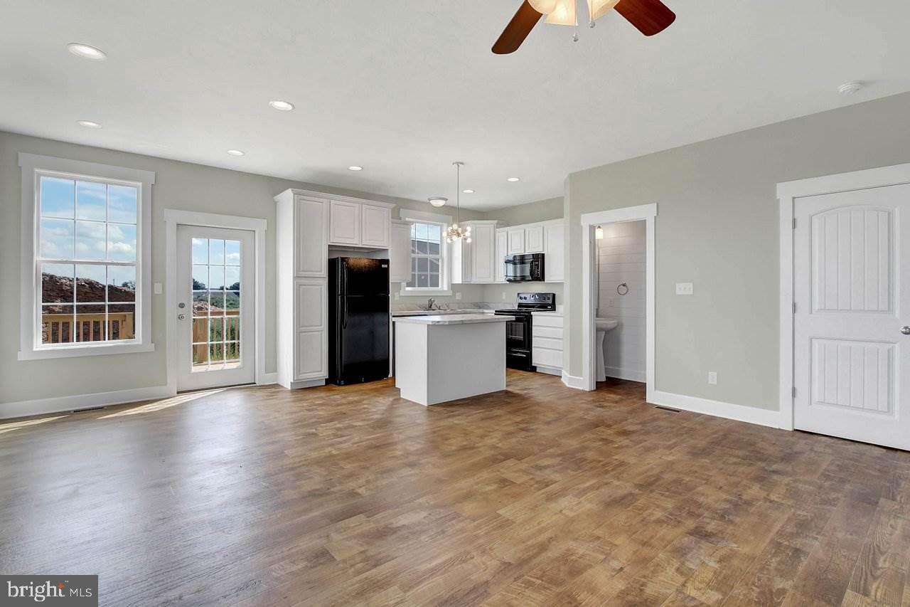 CHAPEL RIDGE - Residential