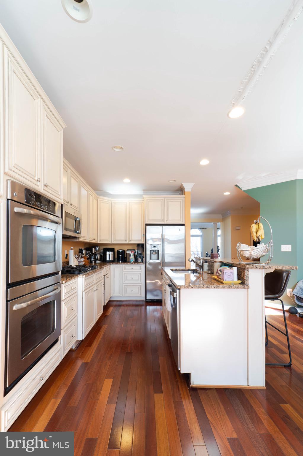 CHARLESTON SQUARE TOWNHM - Residential Lease