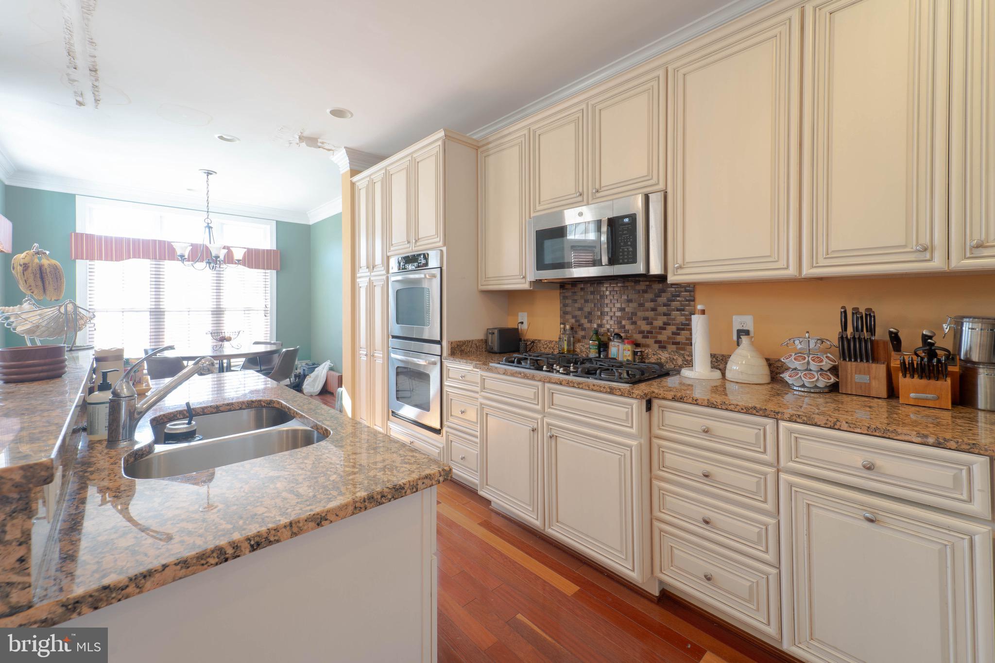 CHARLESTON SQUARE TOWNHM - Residential Lease