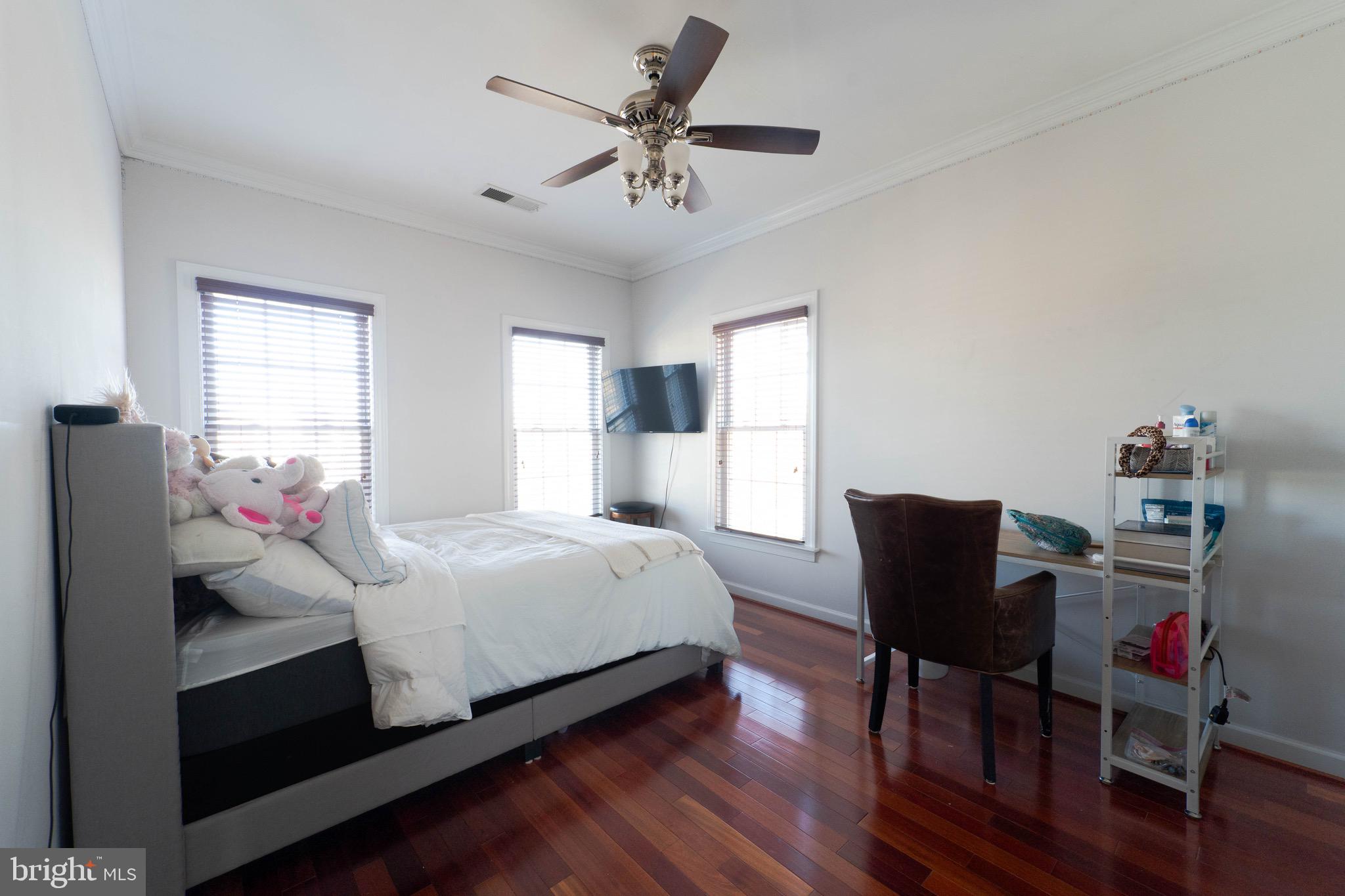 CHARLESTON SQUARE TOWNHM - Residential Lease