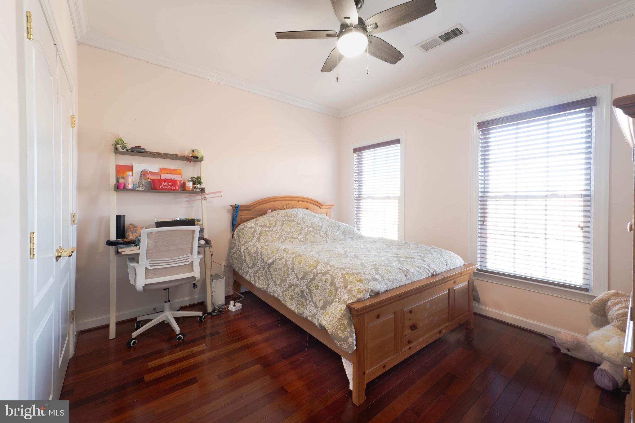 CHARLESTON SQUARE TOWNHM - Residential Lease