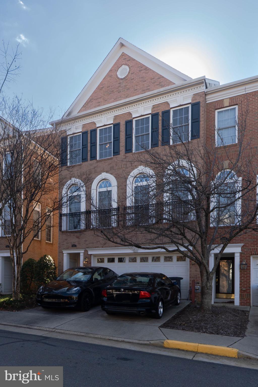 CHARLESTON SQUARE TOWNHM - Residential Lease