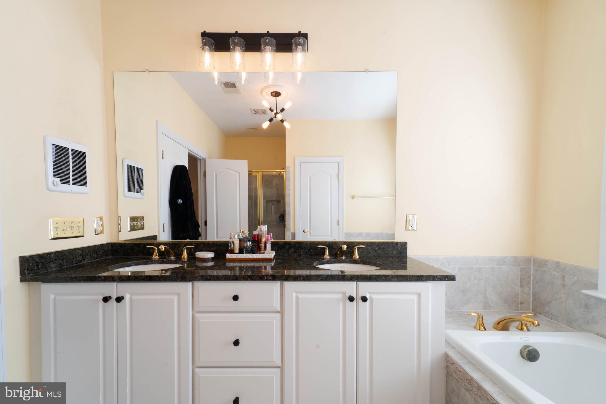 CHARLESTON SQUARE TOWNHM - Residential Lease