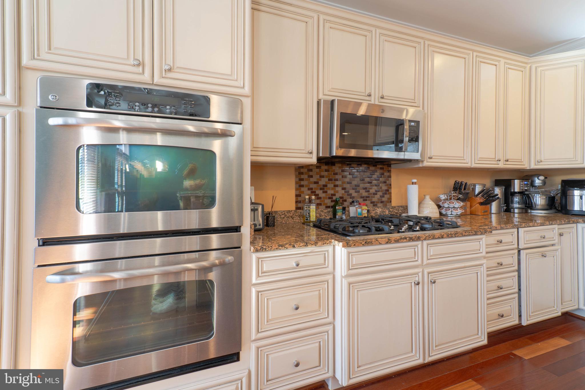 CHARLESTON SQUARE TOWNHM - Residential Lease