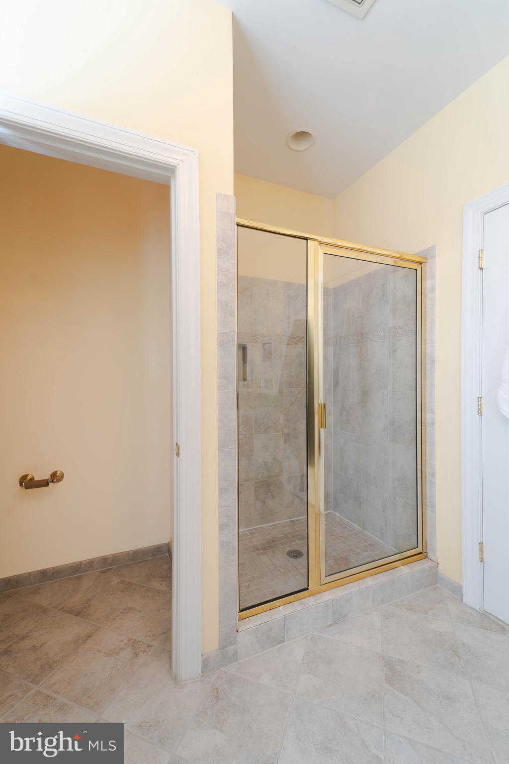 CHARLESTON SQUARE TOWNHM - Residential Lease