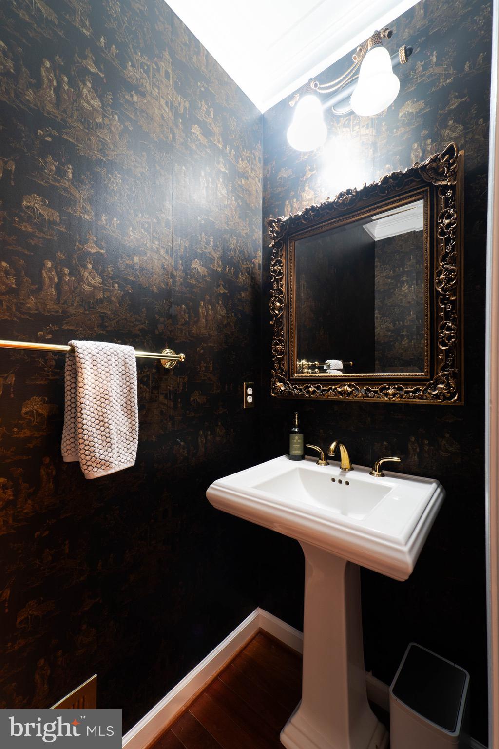 CHARLESTON SQUARE TOWNHM - Residential Lease