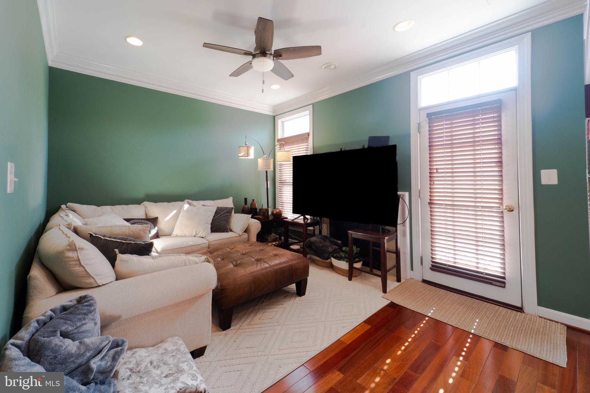 CHARLESTON SQUARE TOWNHM - Residential Lease