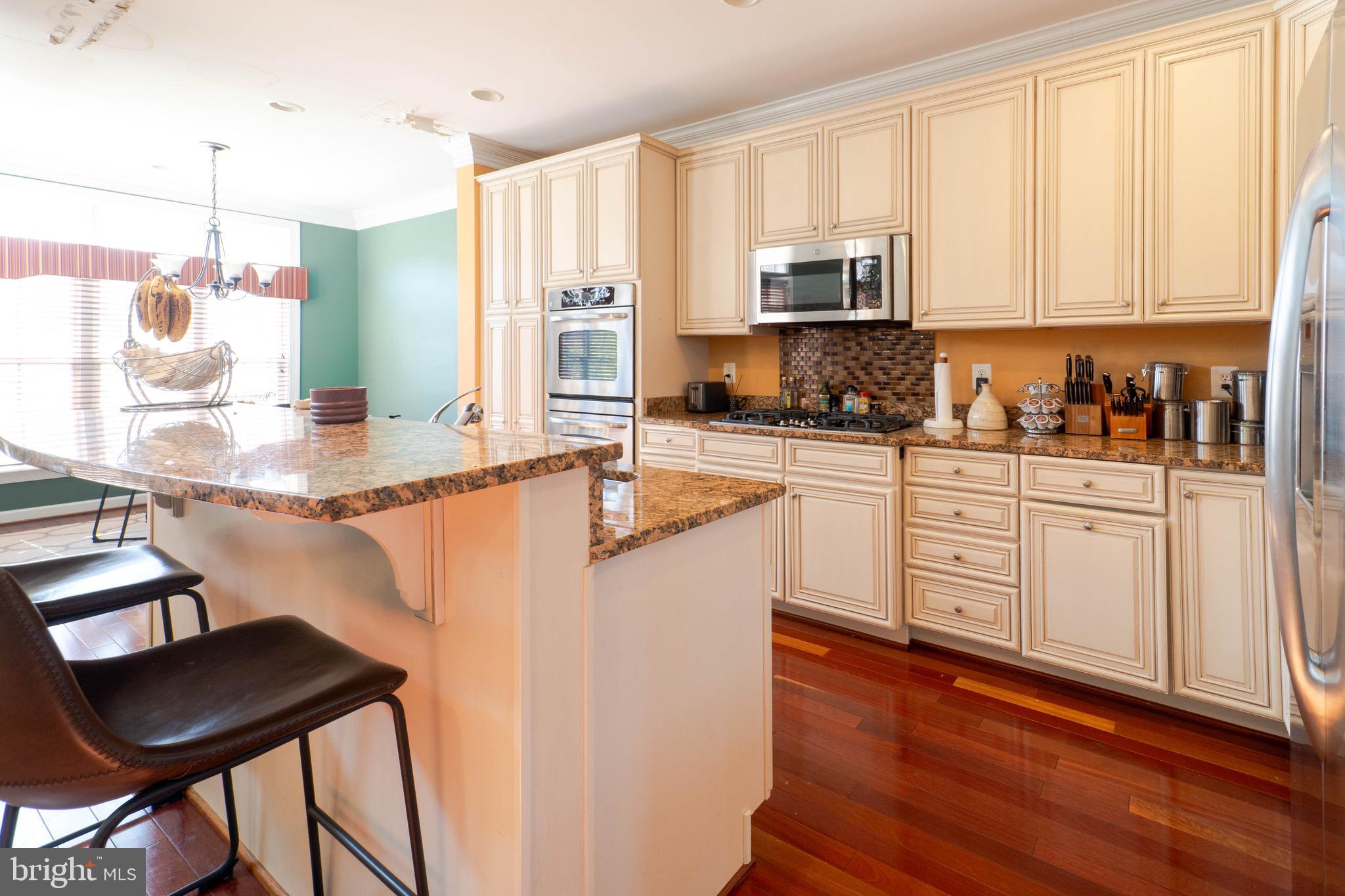 CHARLESTON SQUARE TOWNHM - Residential Lease