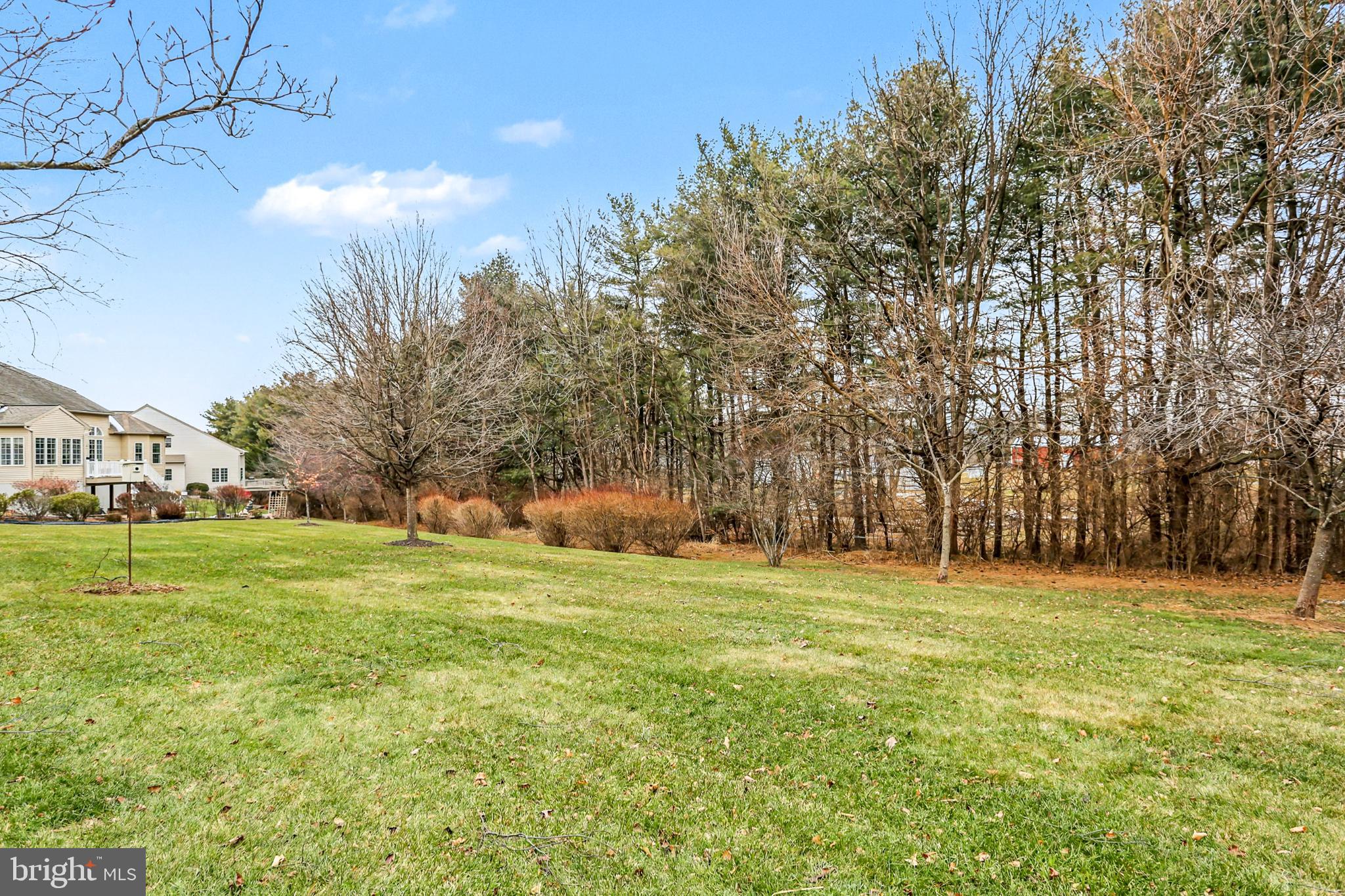 BRIAR LAKE - Residential