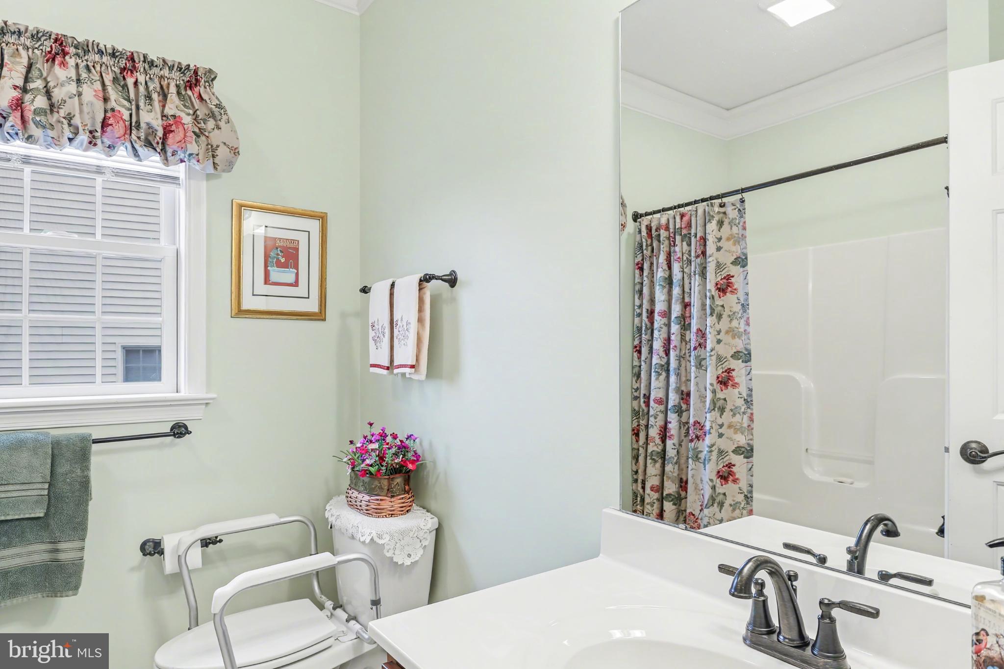 BRIAR LAKE - Residential