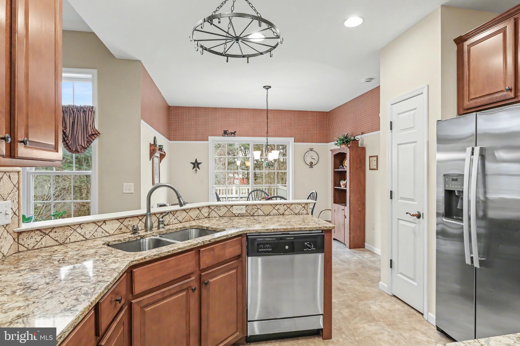 BRIAR LAKE - Residential