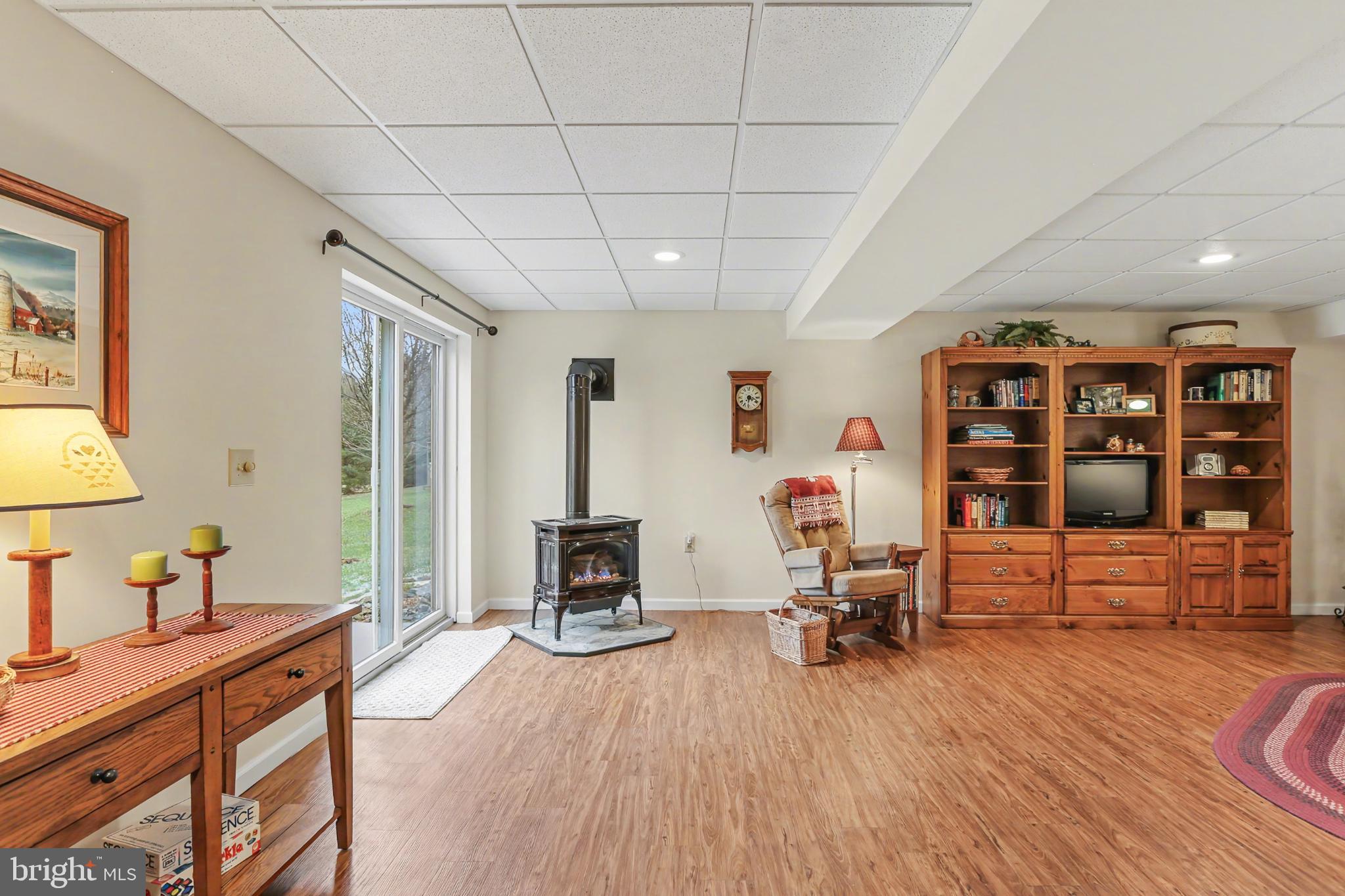 BRIAR LAKE - Residential