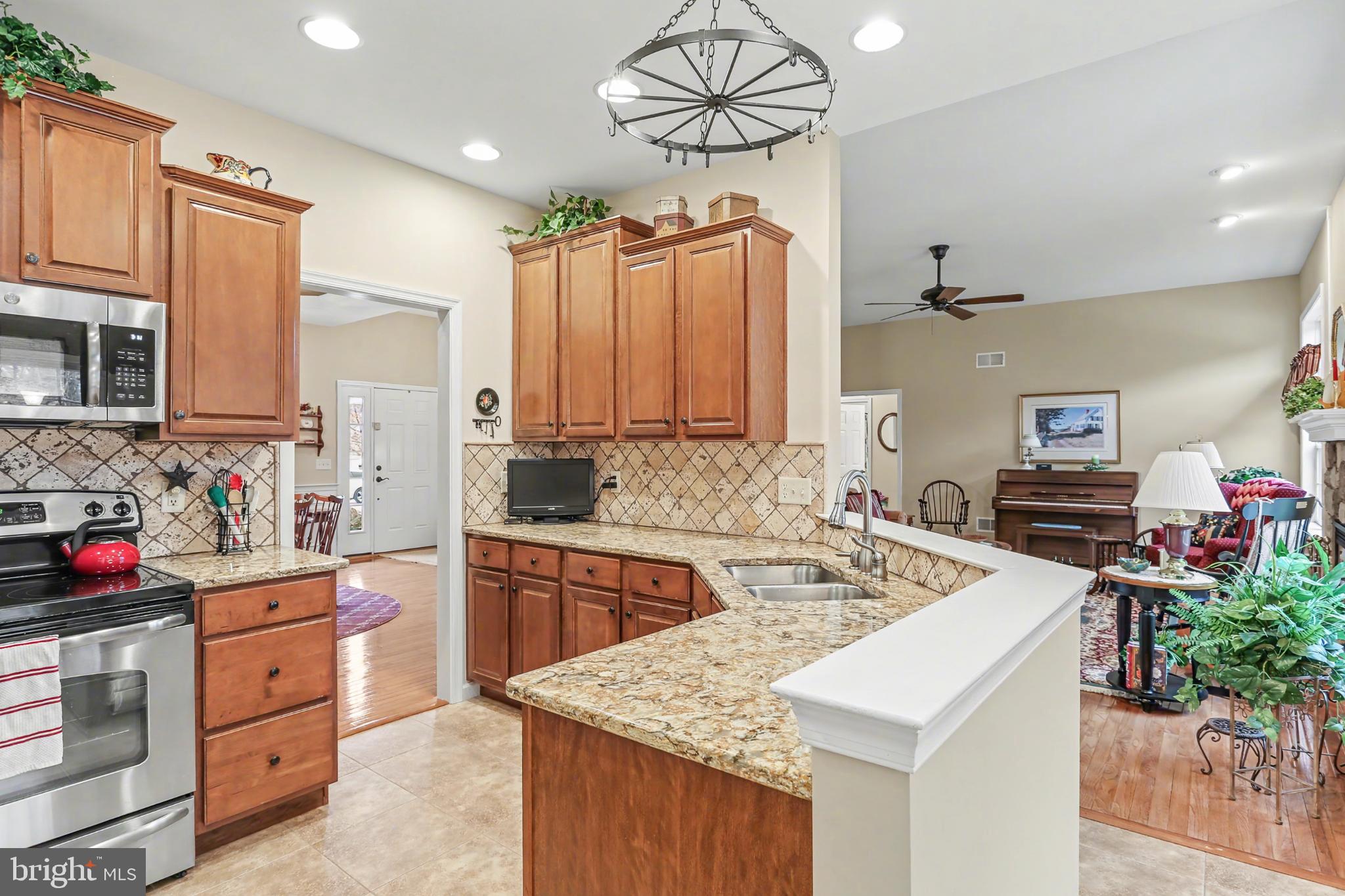 BRIAR LAKE - Residential