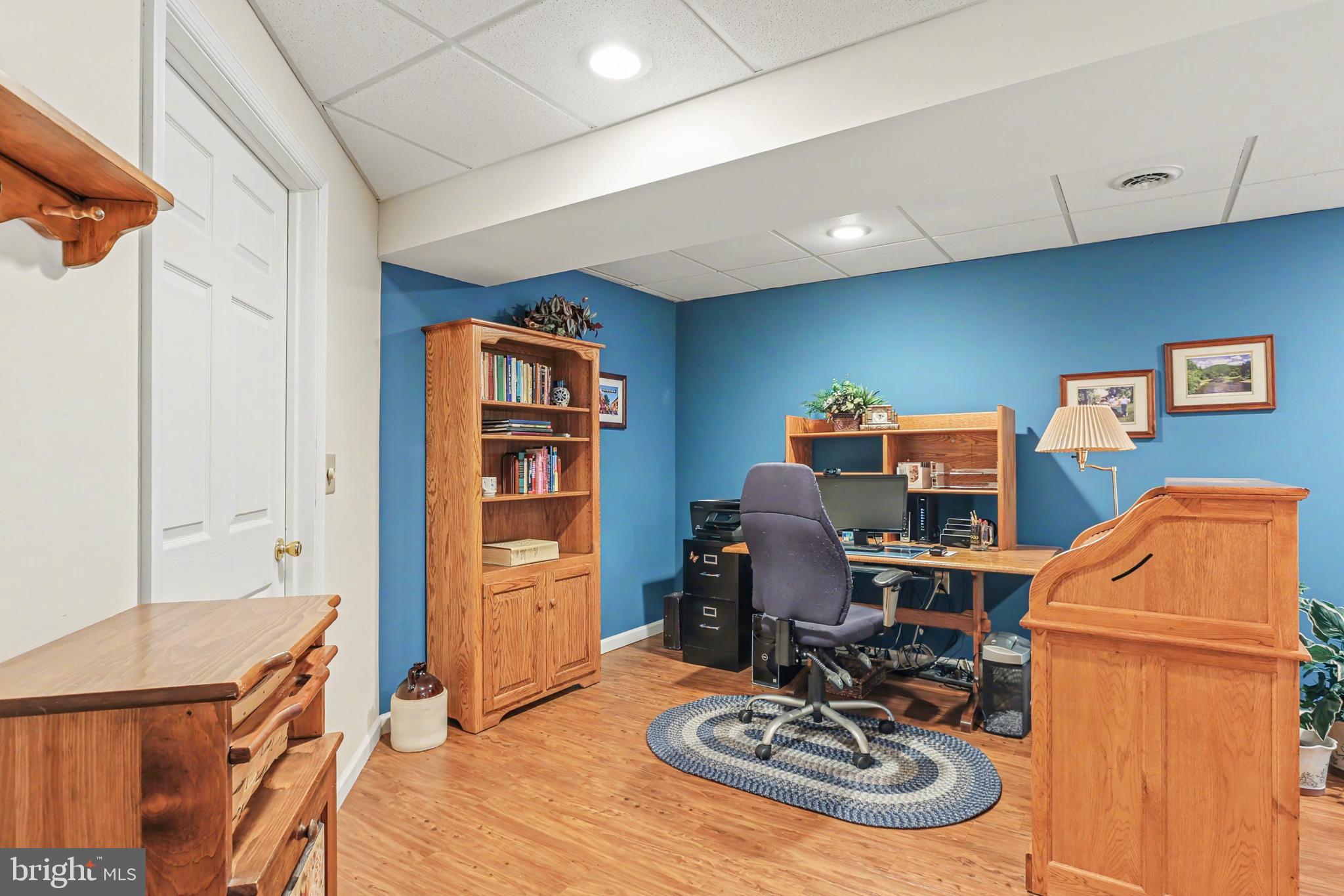 BRIAR LAKE - Residential