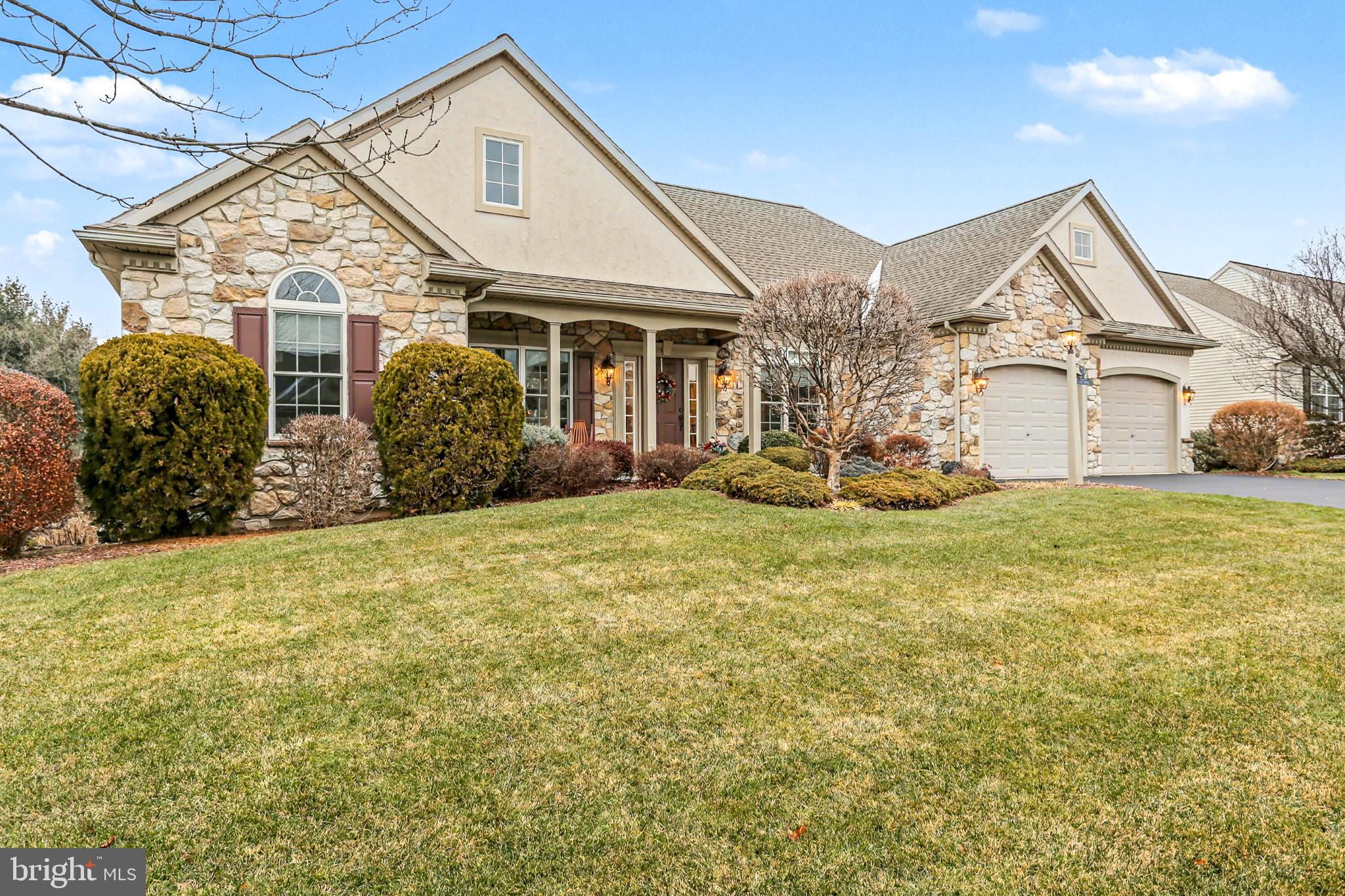 BRIAR LAKE - Residential