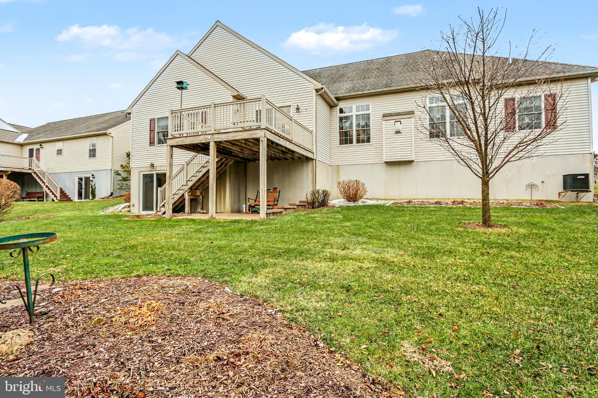 BRIAR LAKE - Residential