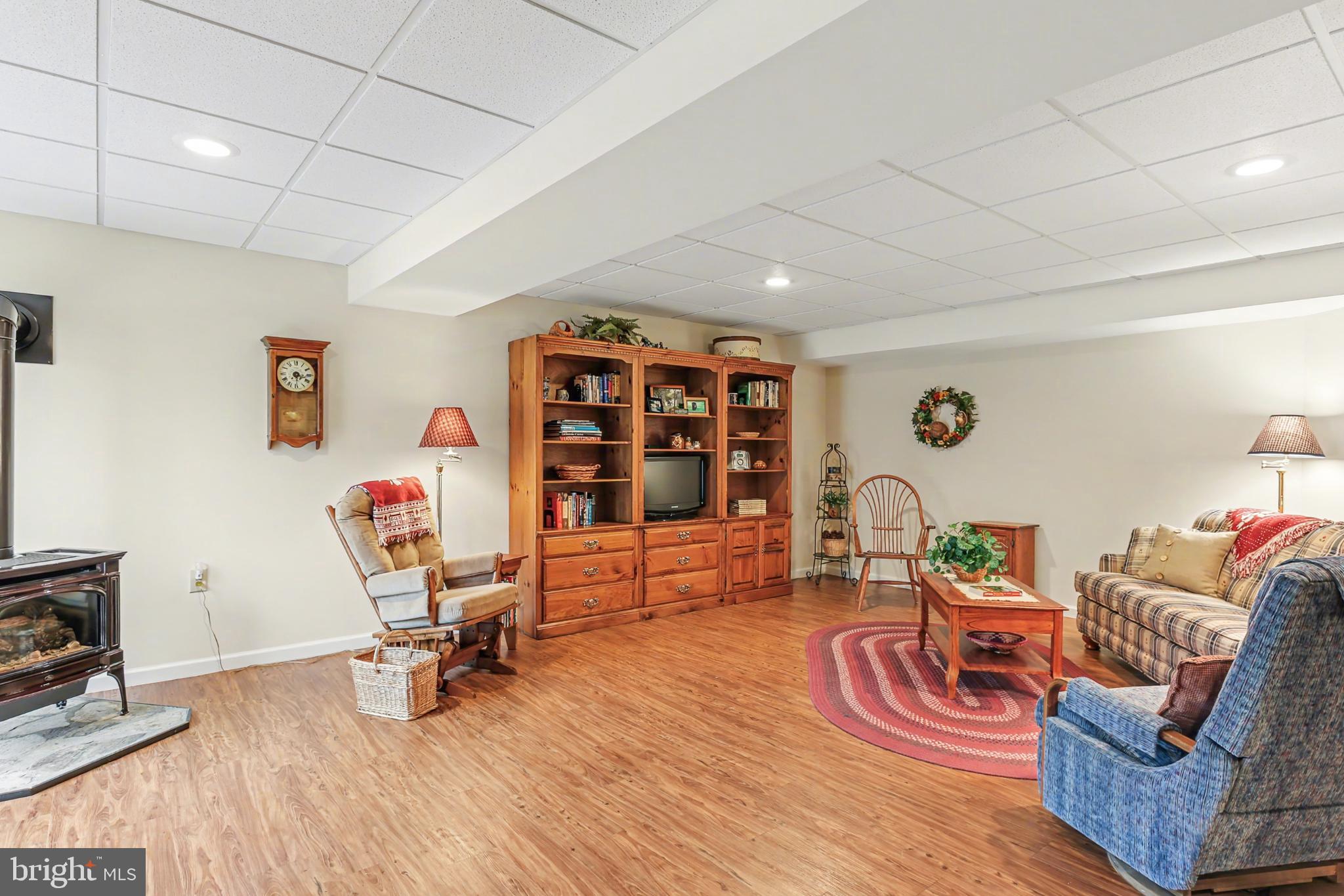 BRIAR LAKE - Residential