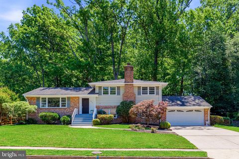 Photo of 2519 E Meredith Drive, VIENNA, VA 22181 (MLS # VAFX2309504)