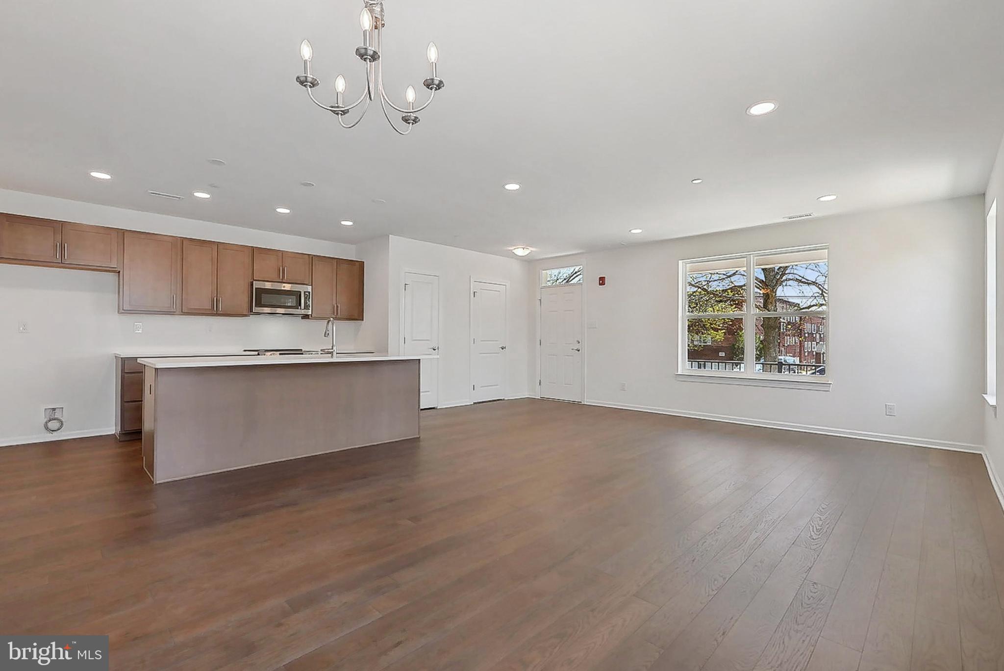 1847 ARCH STREET 1W