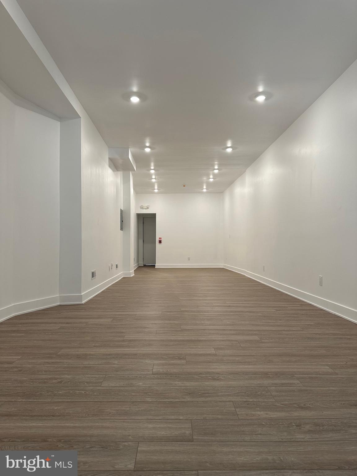 COBBS CREEK - Commercial Lease