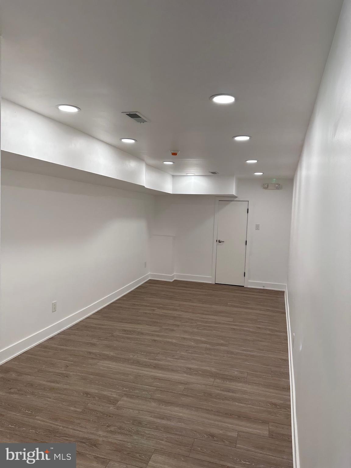 COBBS CREEK - Commercial Lease