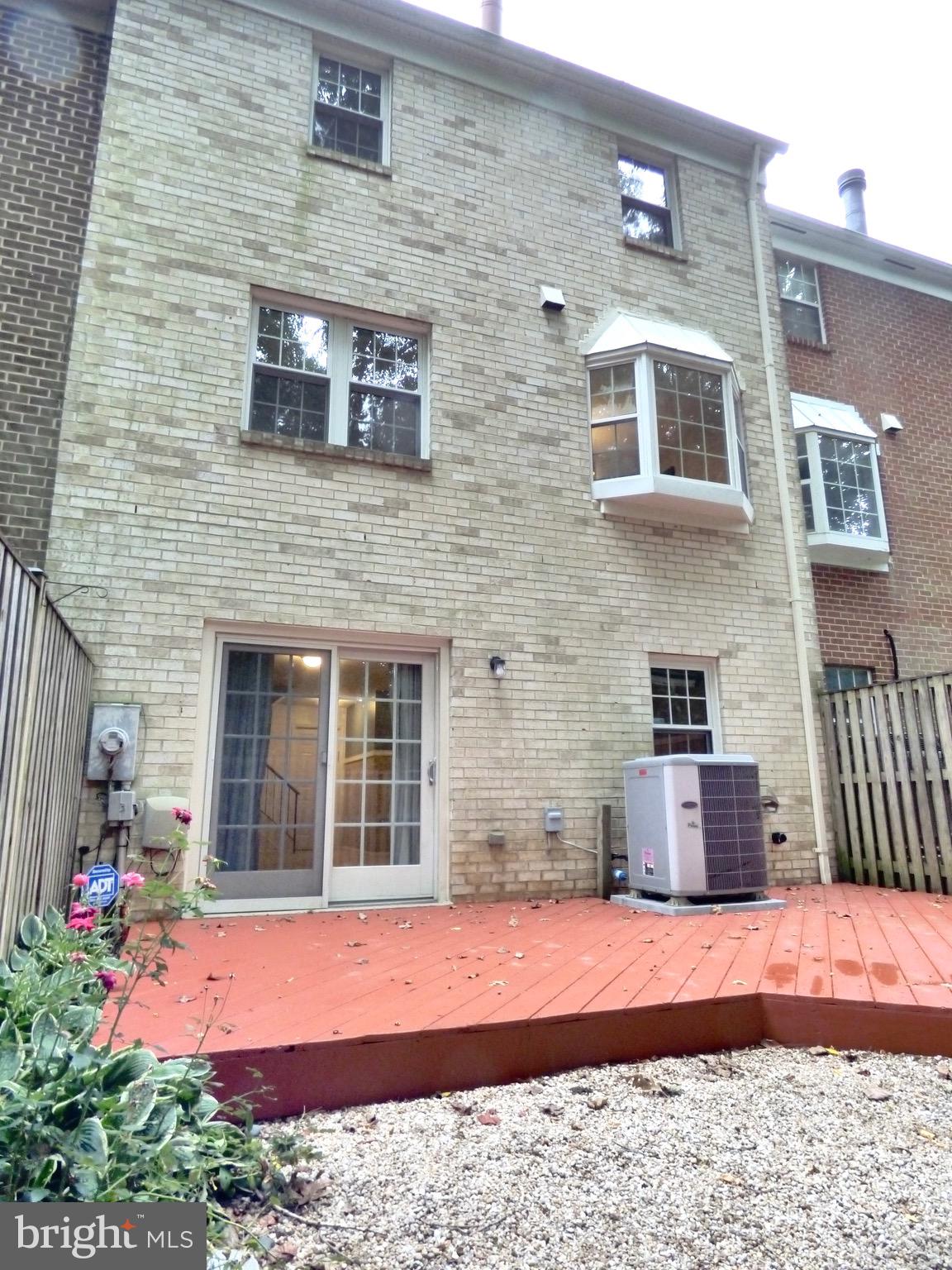 RESTON - Residential Lease