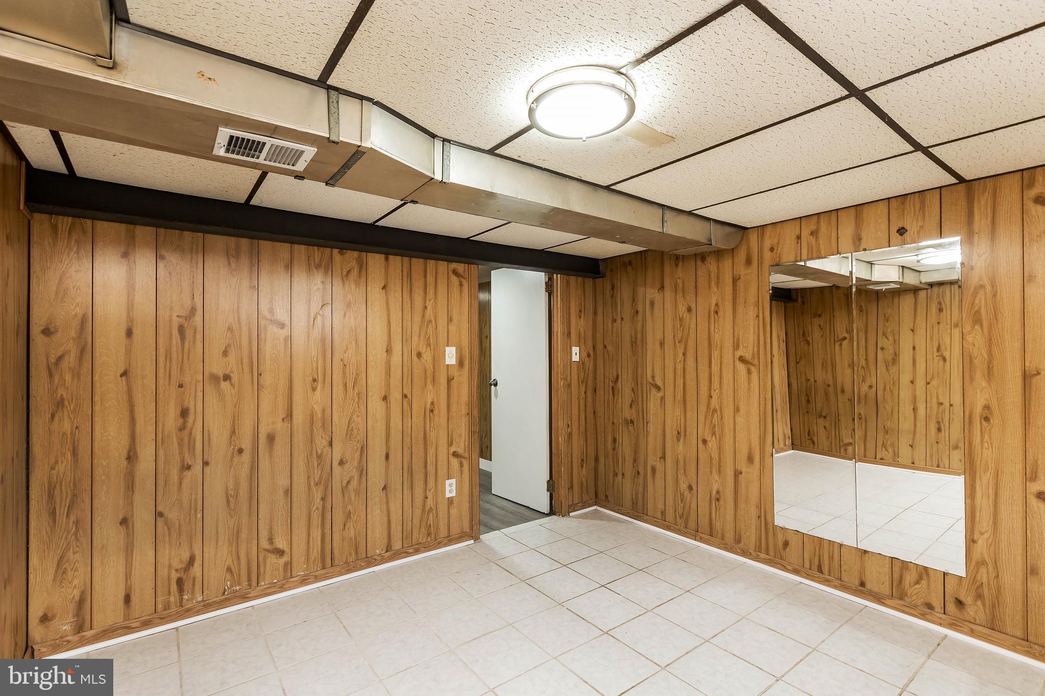 ROCK CREEK MANOR - Residential