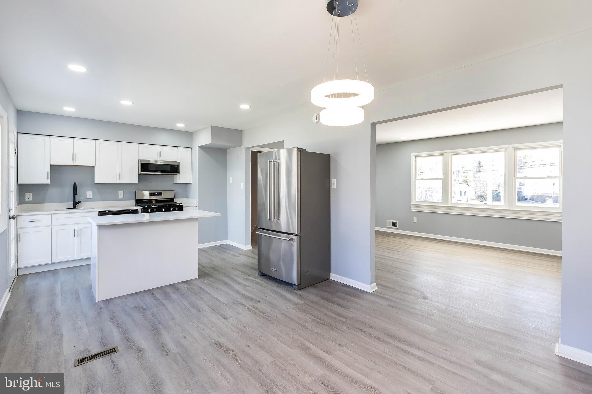 ROCK CREEK MANOR - Residential