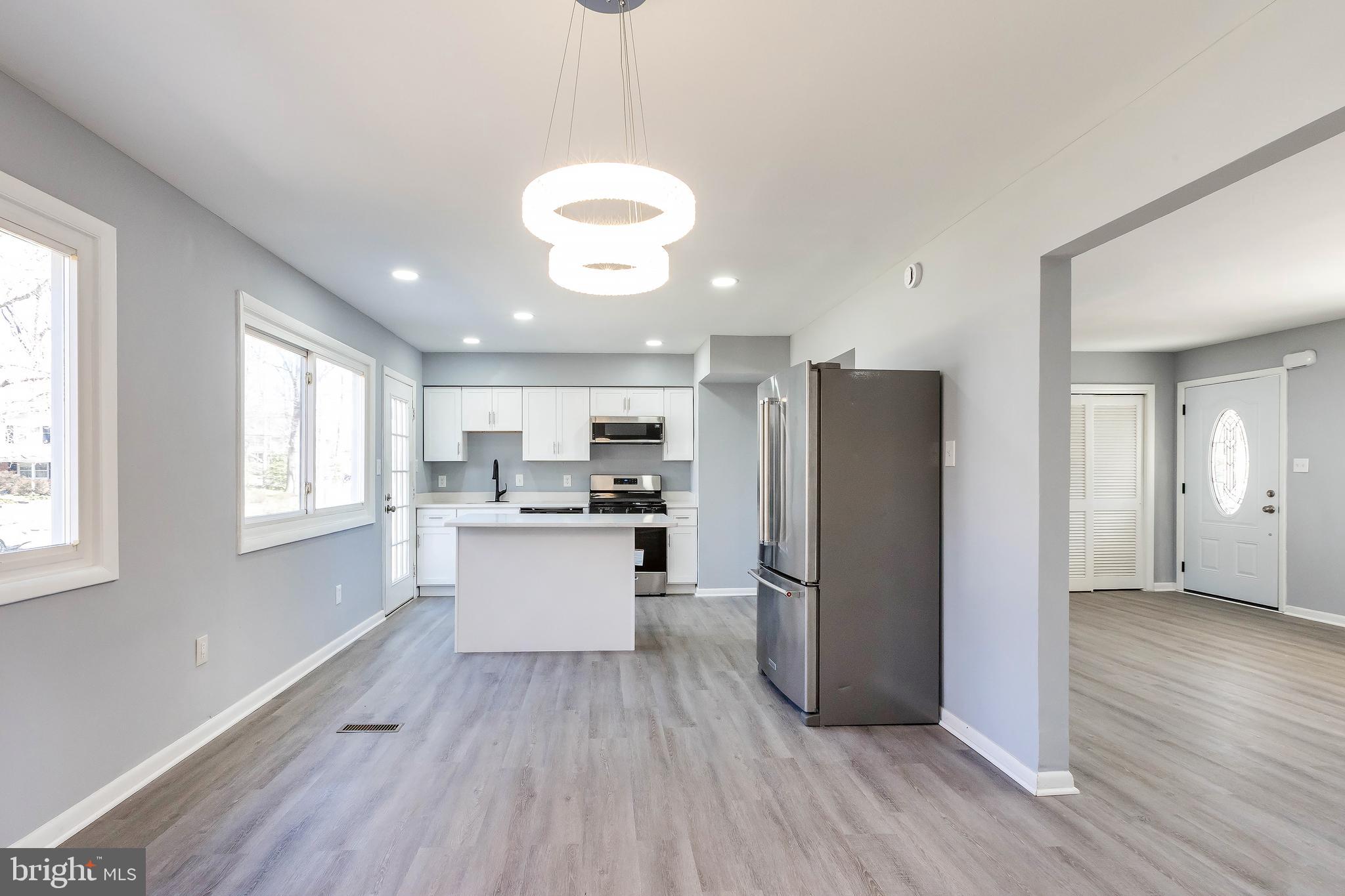 ROCK CREEK MANOR - Residential