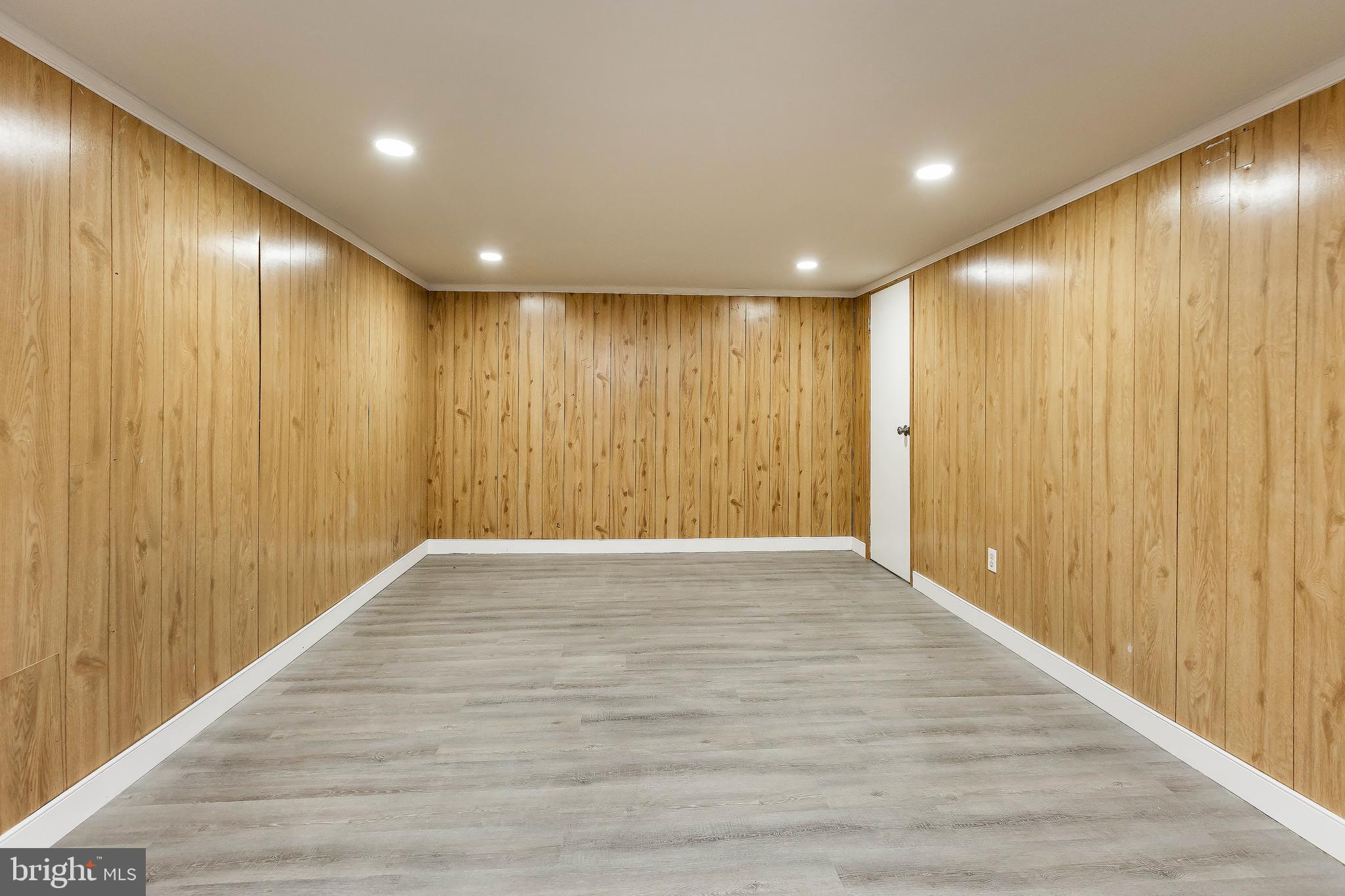 ROCK CREEK MANOR - Residential