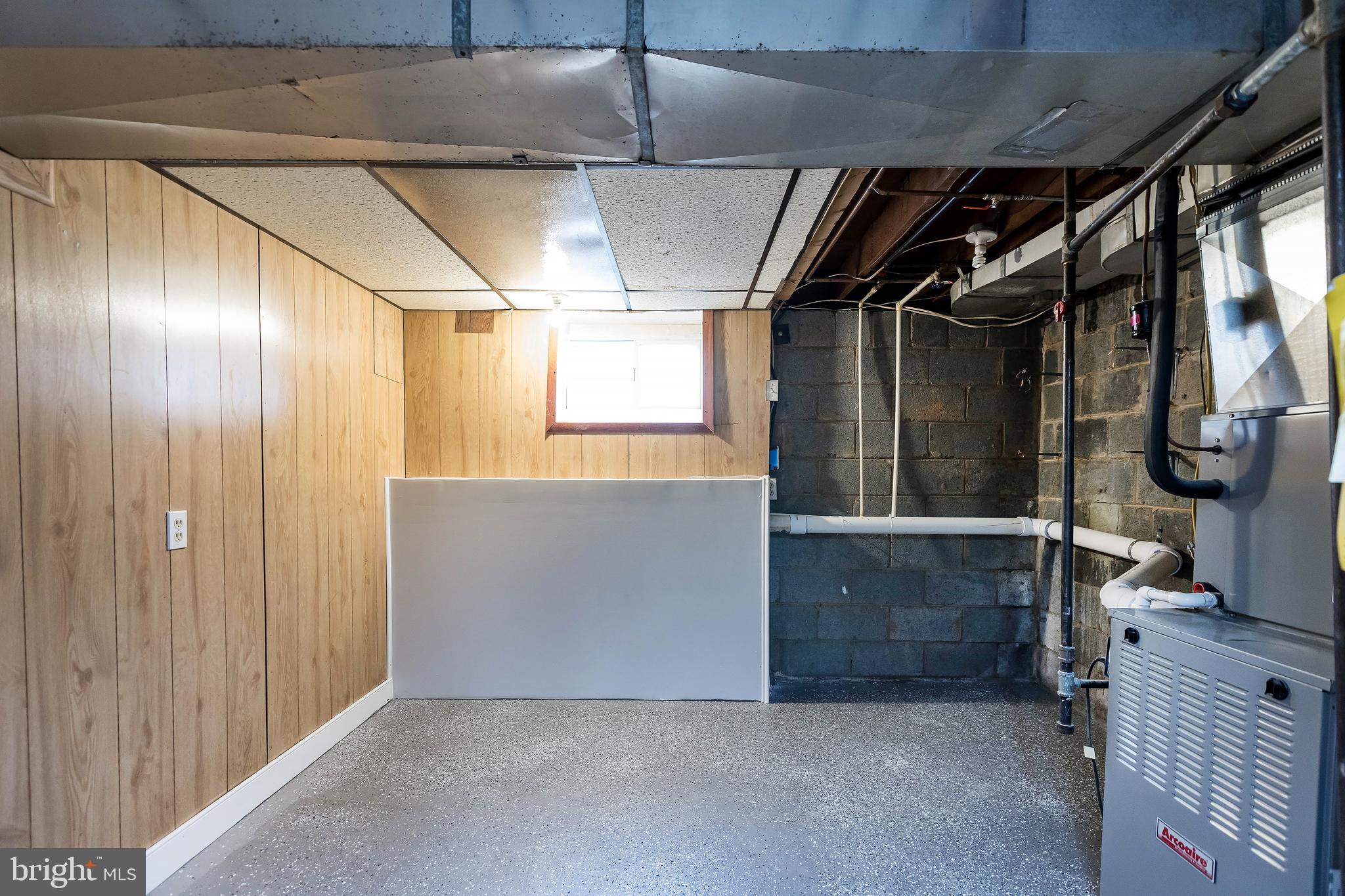 ROCK CREEK MANOR - Residential