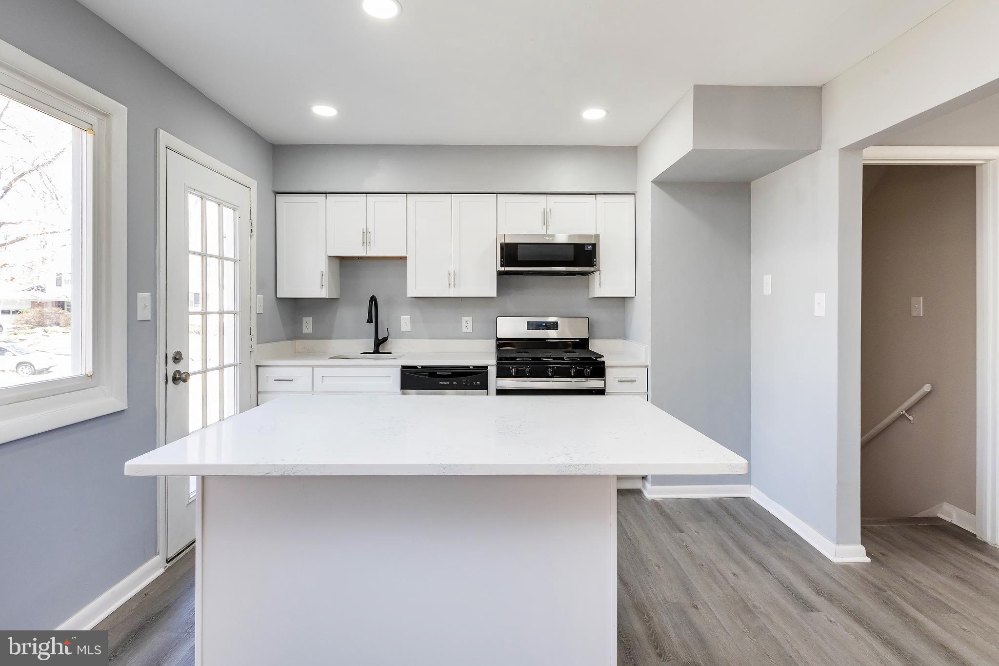 ROCK CREEK MANOR - Residential