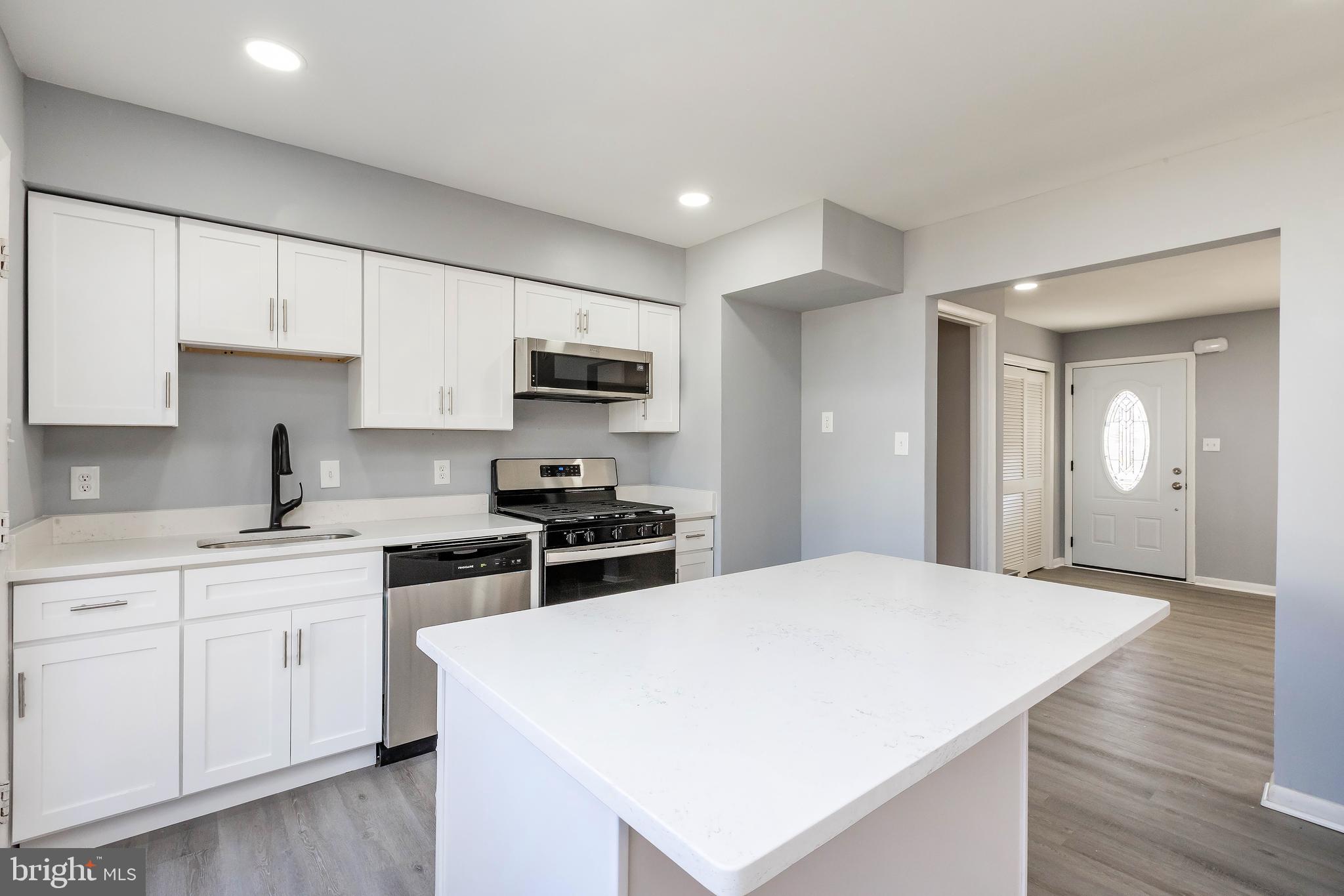 ROCK CREEK MANOR - Residential