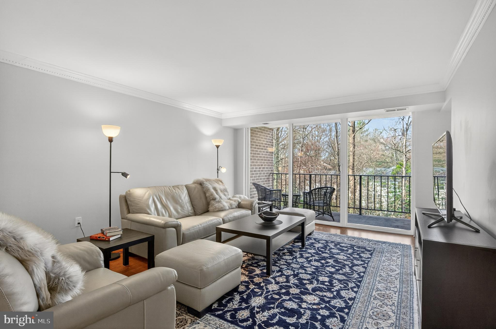 1536 NORTHGATE SQUARE 21