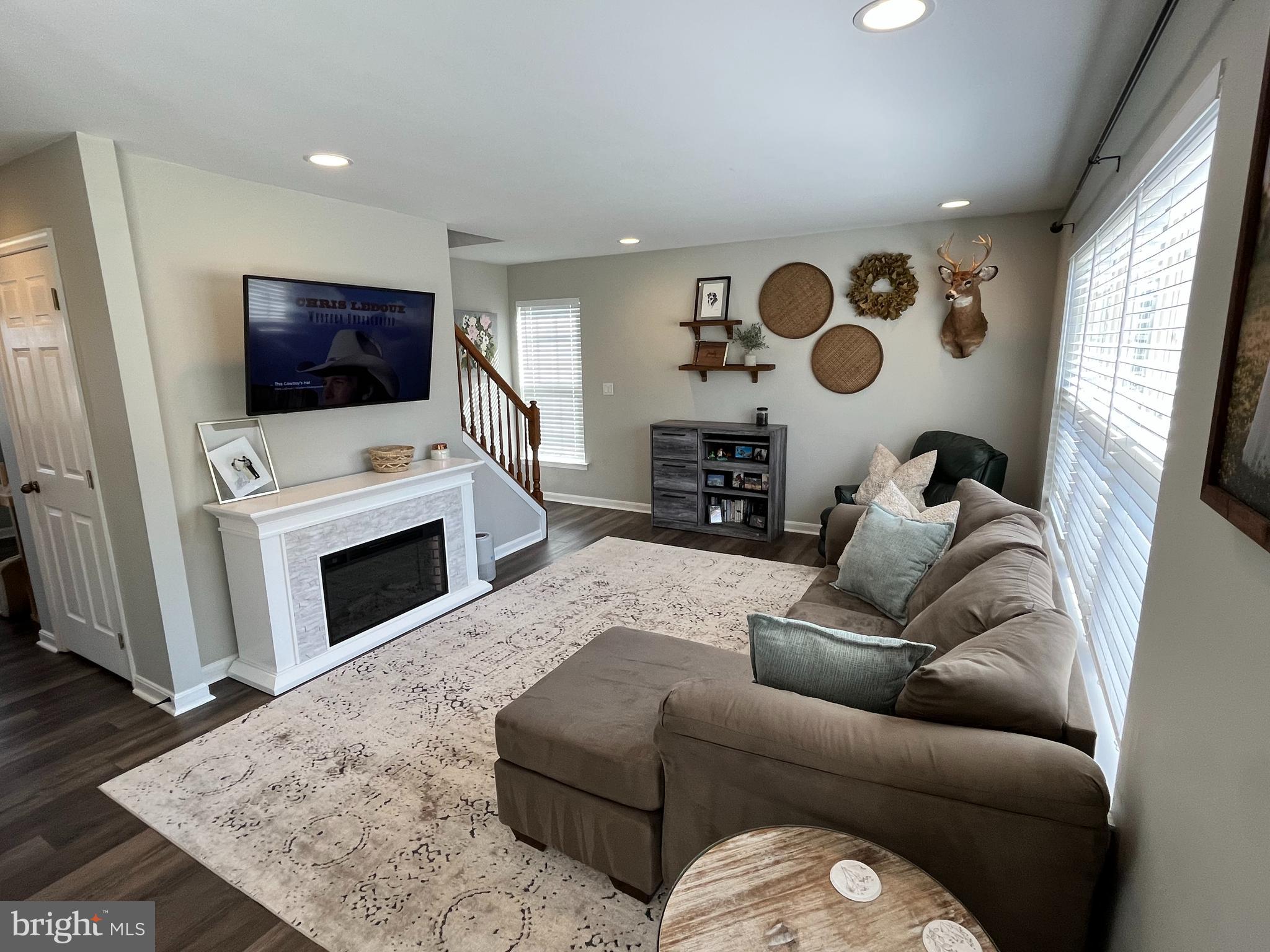 SOUTH MOUNTAIN ESTATES - Residential