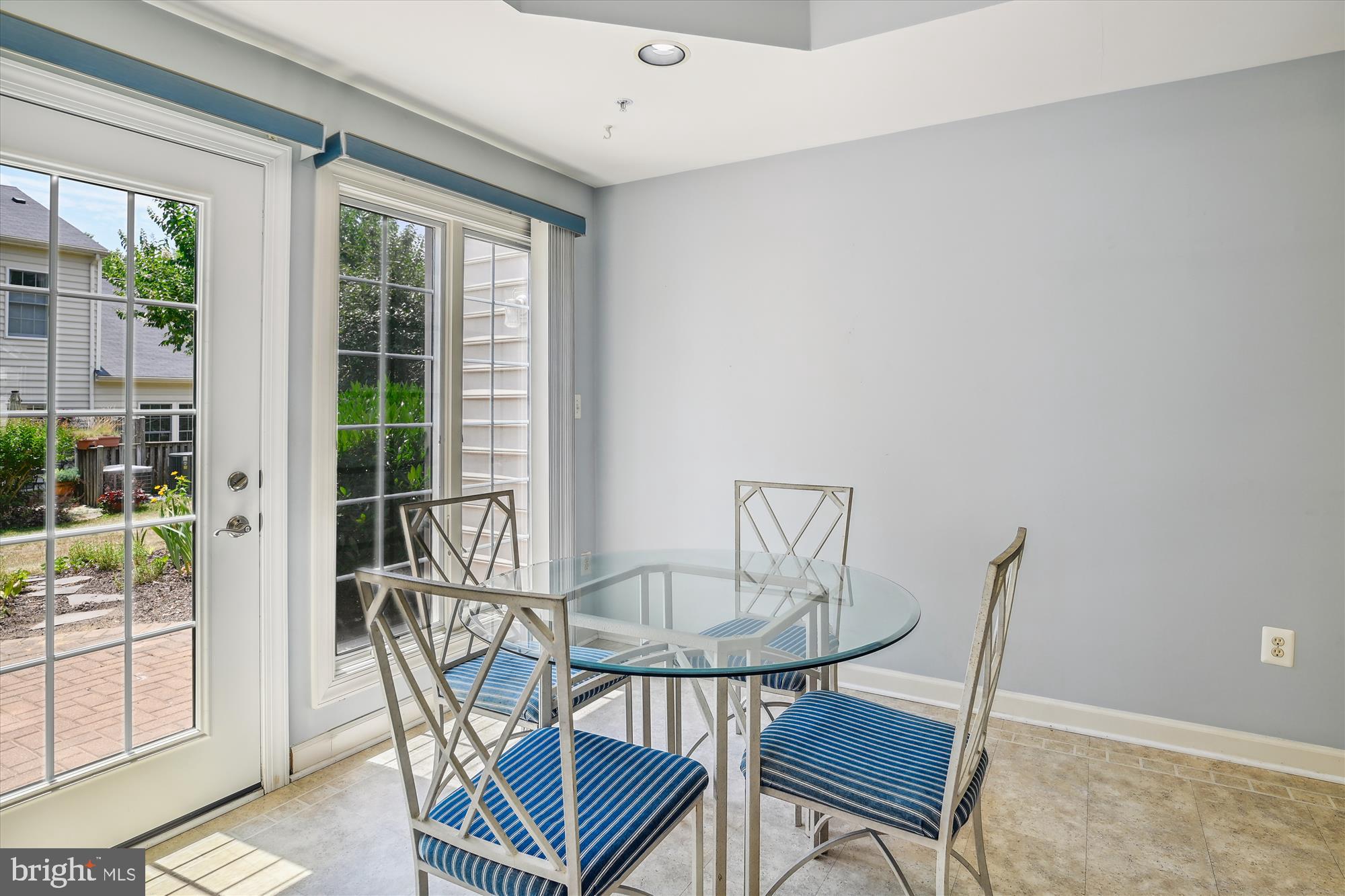 SOUTH RIVER COLONY - Residential