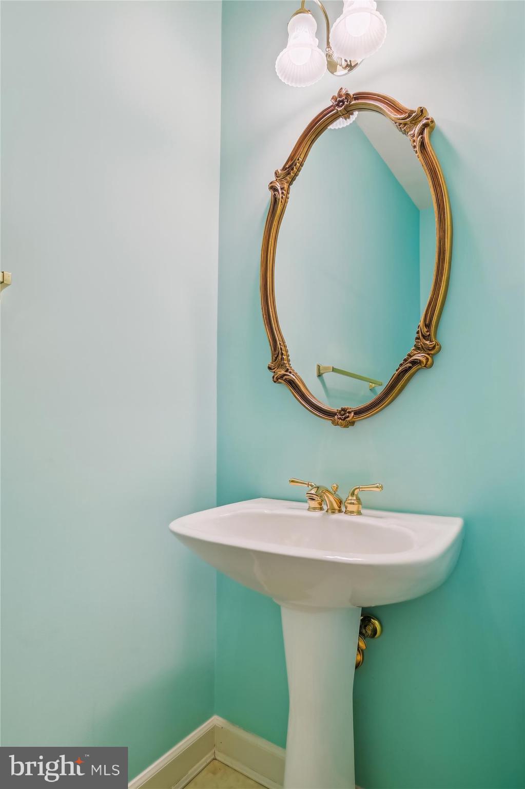 SOUTH RIVER COLONY - Residential