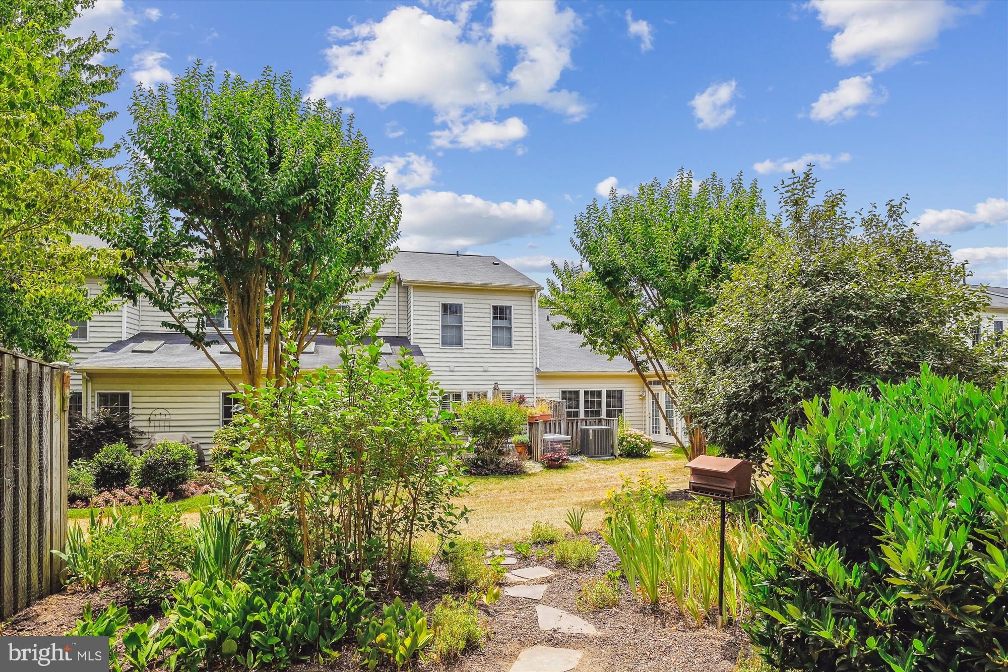 SOUTH RIVER COLONY - Residential