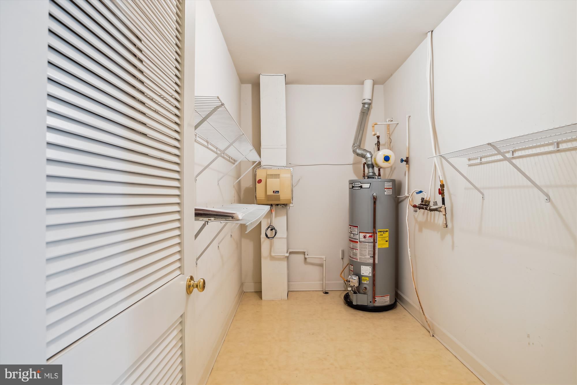 SOUTH RIVER COLONY - Residential