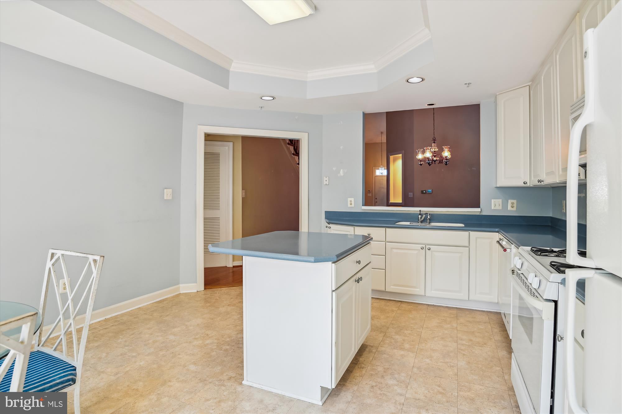 SOUTH RIVER COLONY - Residential