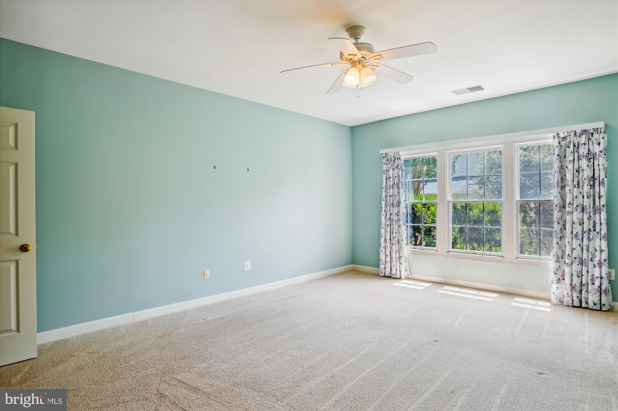 SOUTH RIVER COLONY - Residential