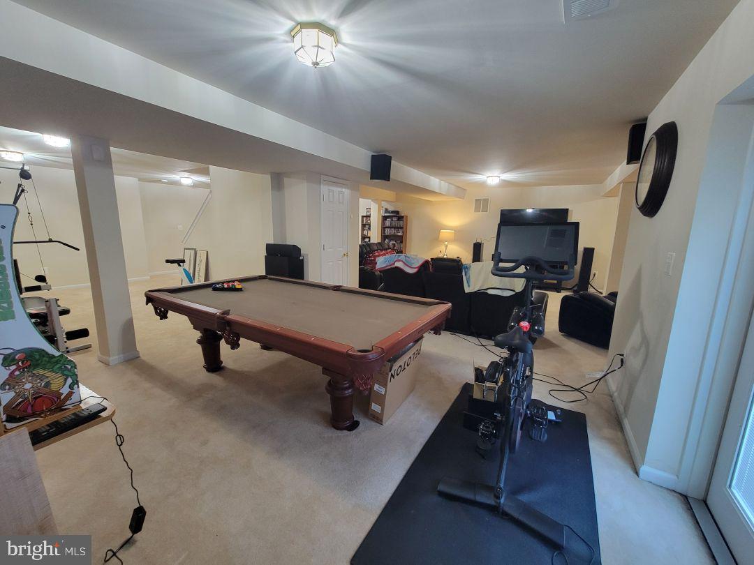 ESTATES AT LEE'S PARKE - Residential