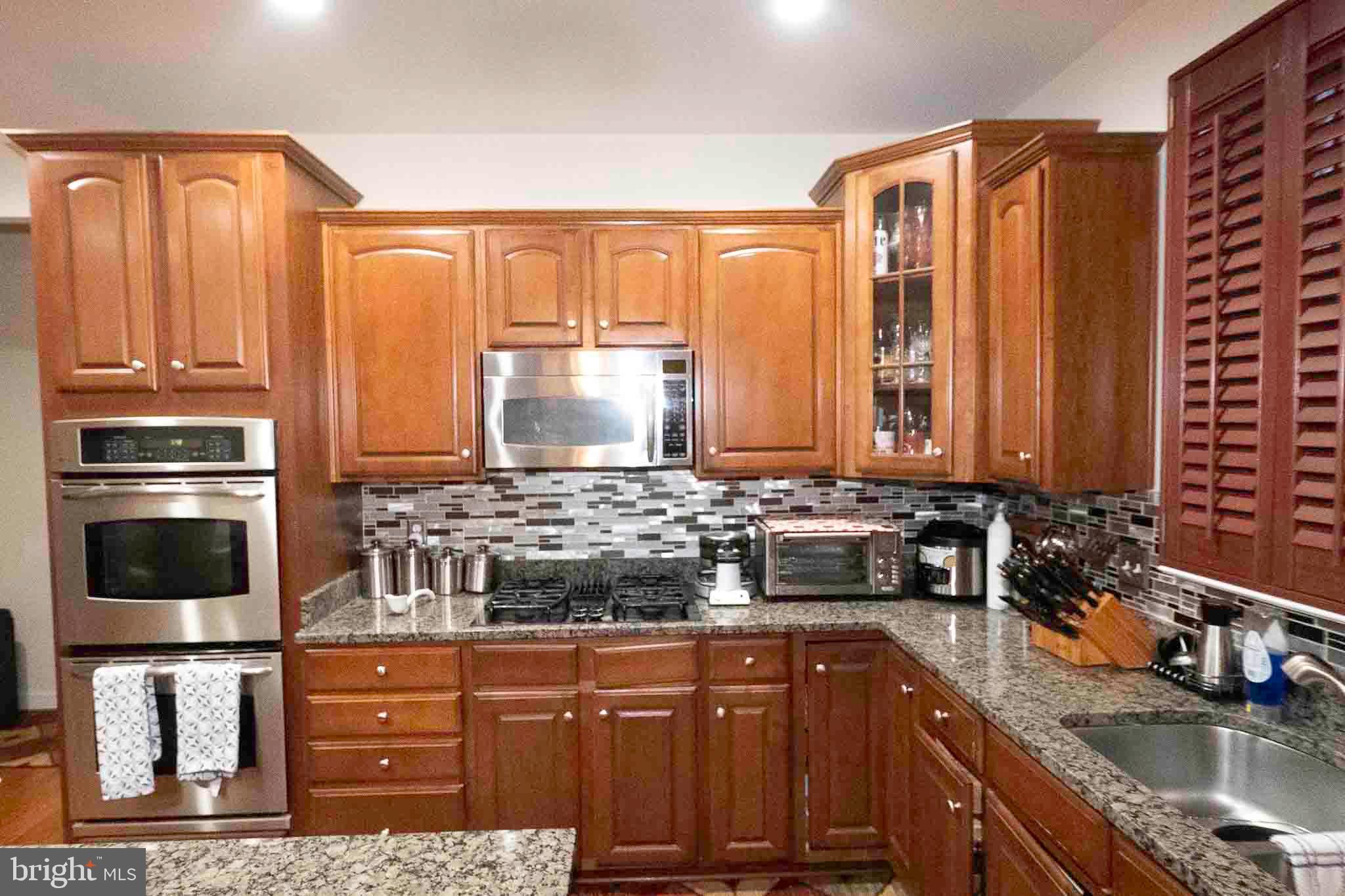 ESTATES AT LEE'S PARKE - Residential