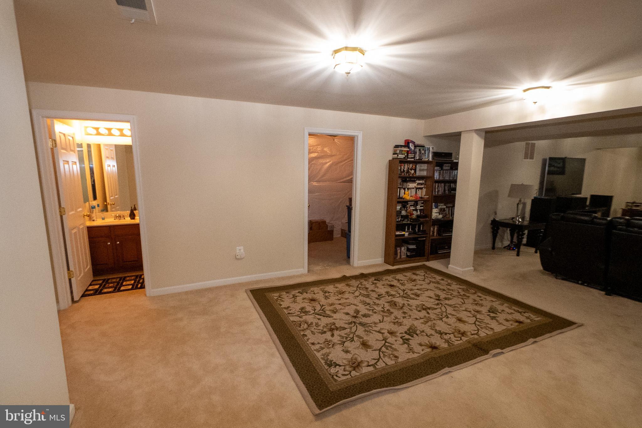 ESTATES AT LEE'S PARKE - Residential