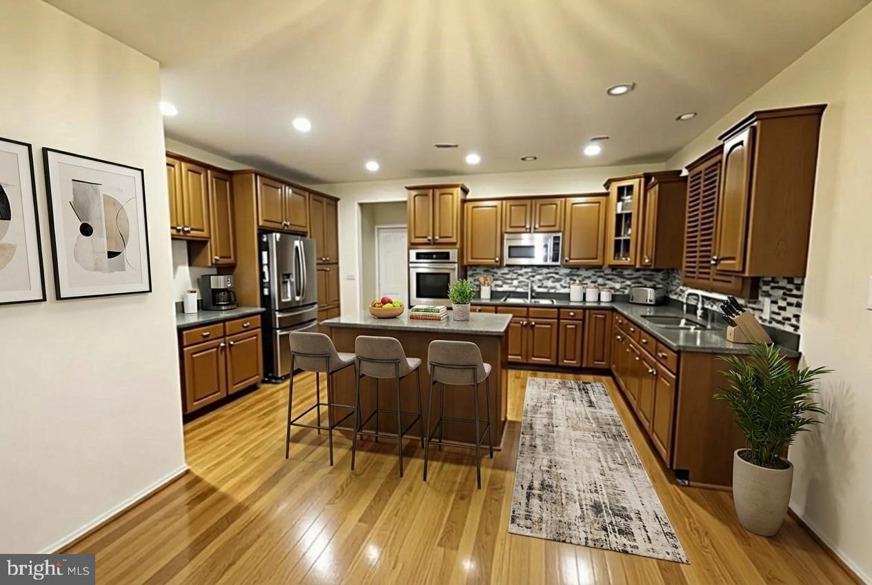 ESTATES AT LEE'S PARKE - Residential