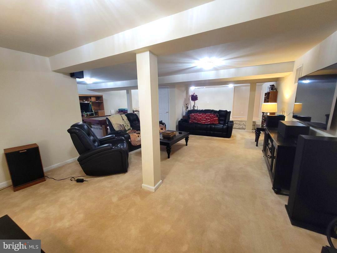 ESTATES AT LEE'S PARKE - Residential