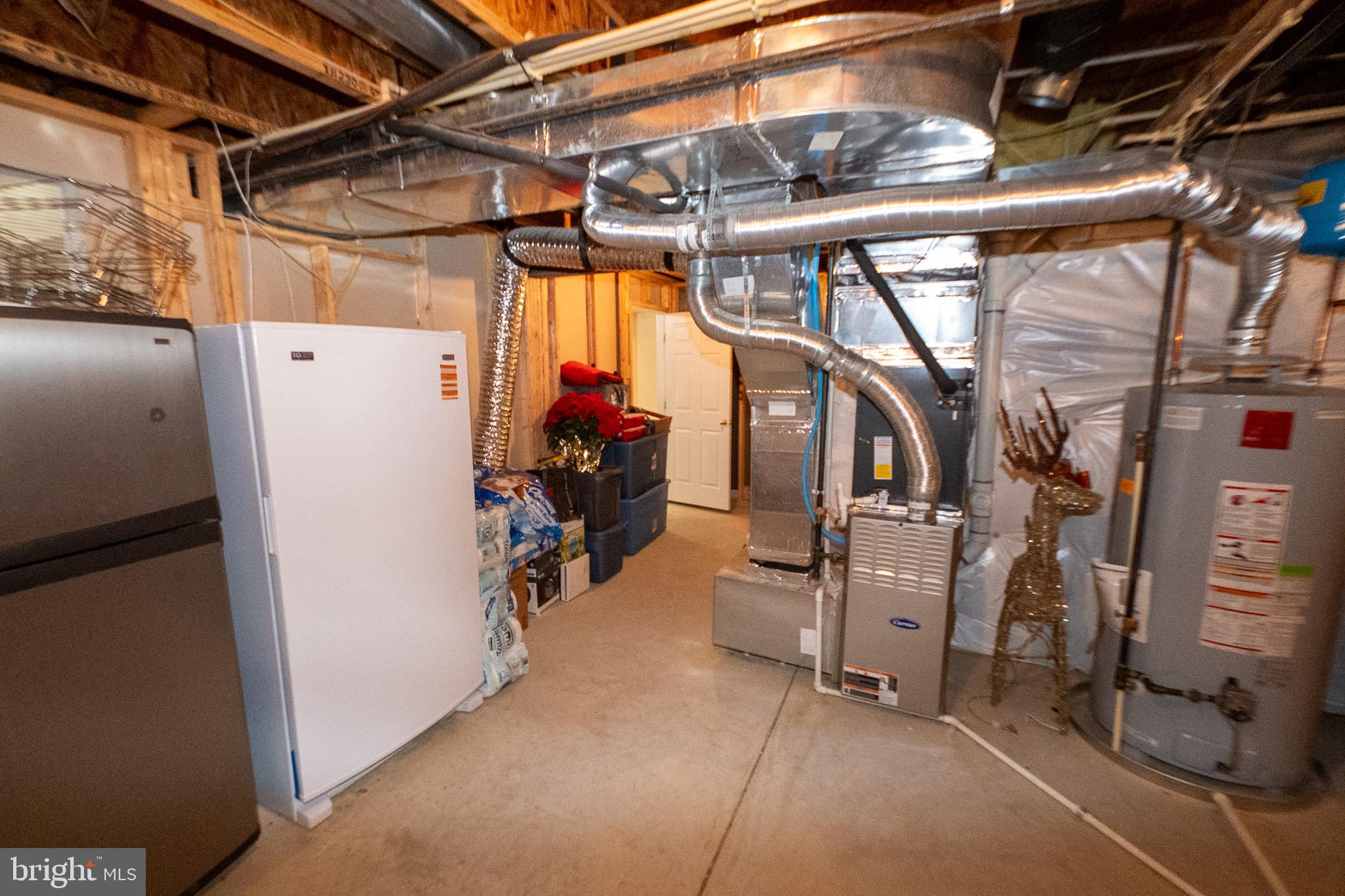 ESTATES AT LEE'S PARKE - Residential