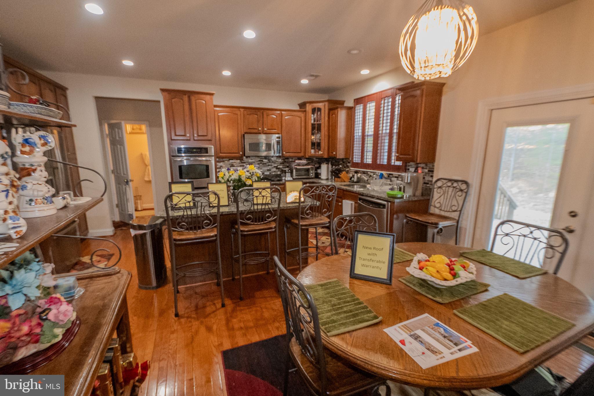 ESTATES AT LEE'S PARKE - Residential