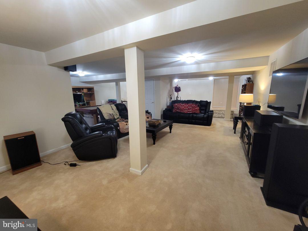 ESTATES AT LEE'S PARKE - Residential