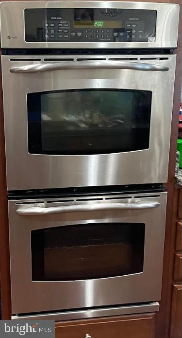 ESTATES AT LEE'S PARKE - Residential